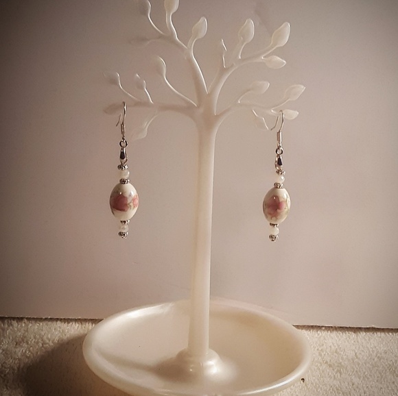 EARRINGS - Picture 2 of 3